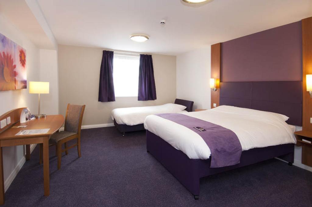 Premier Inn Falkirk East Ruang foto